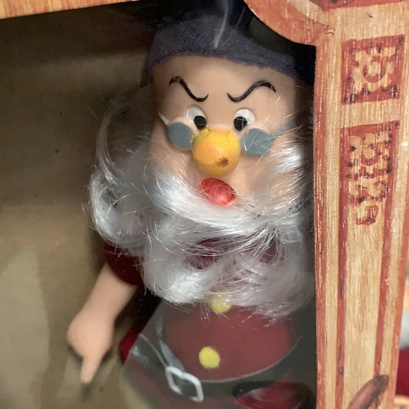 Disney’s Snow White & The Seven Dwarfs Dolls - Picture 4 of 10